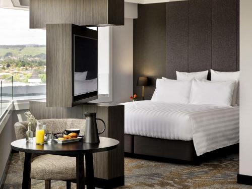 Suite Superior, 1 Cama King Size, Vistas a la Ciudad del hotel Pullman Rotorua. Foto 2