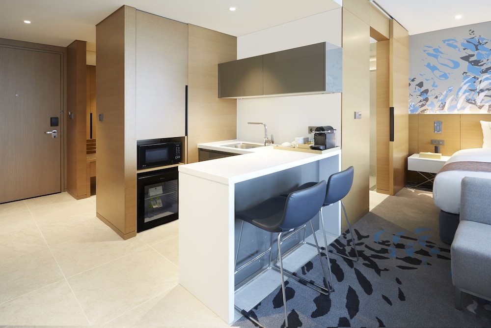 SUITE JUNIOR con 1 cama king size del hotel Novotel Suites Ambassador Seoul Yongsan - Seoul Dragon City. Foto 4