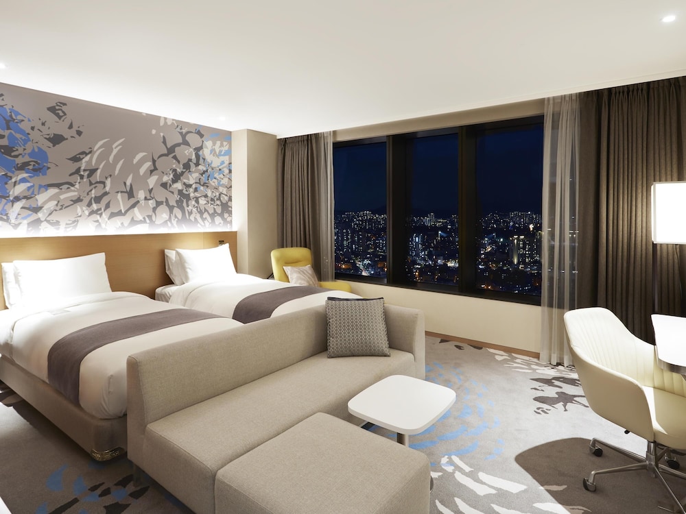 Suite Junior con 2 camas individuales del hotel Novotel Suites Ambassador Seoul Yongsan - Seoul Dragon City