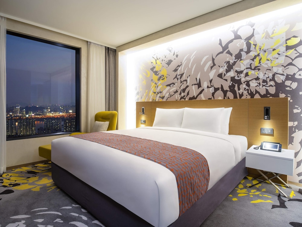 Suite Deluxe con 1 cama King Size del hotel Novotel Suites Ambassador Seoul Yongsan - Seoul Dragon City