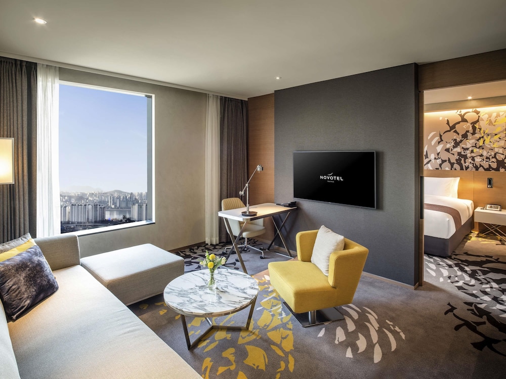 Suite Deluxe con 2 camas individuales del hotel Novotel Suites Ambassador Seoul Yongsan - Seoul Dragon City. Foto 1