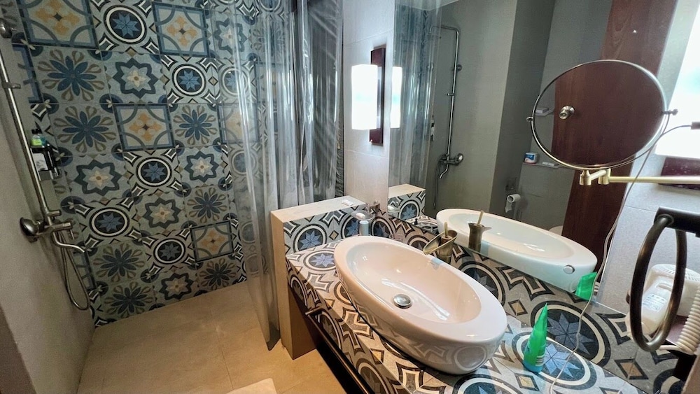 Habitación Deluxe del hotel Sigiriana Resort by Thilanka. Foto 4