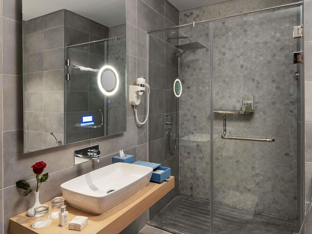 Habitación Deluxe, 1 cama de matrimonio grande del hotel Rixos Premium Alamein. Foto 5