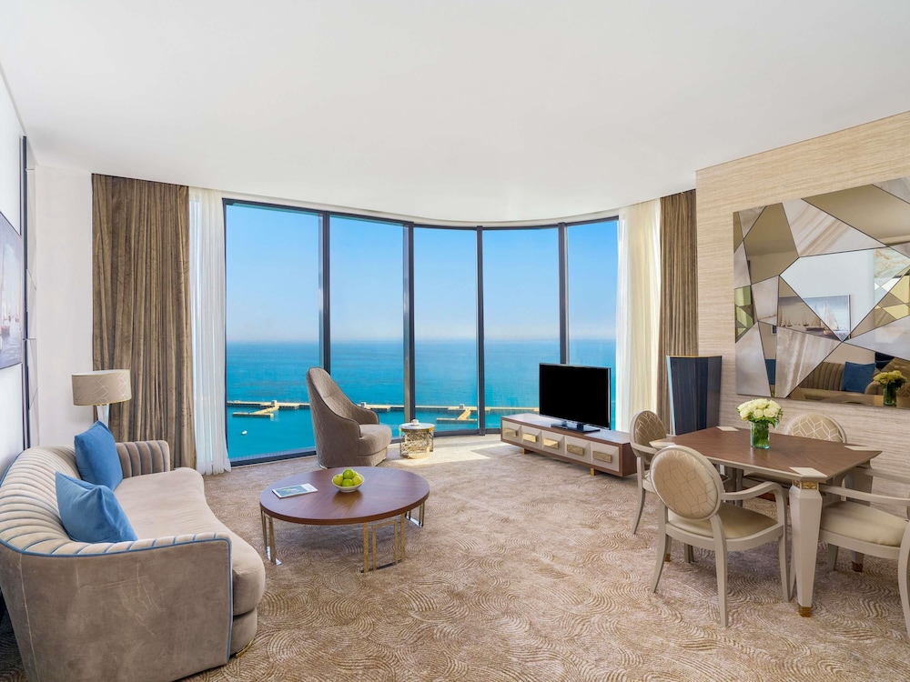 Suite Premium con Vista Panorámica del hotel Rixos Premium Alamein. Foto 6
