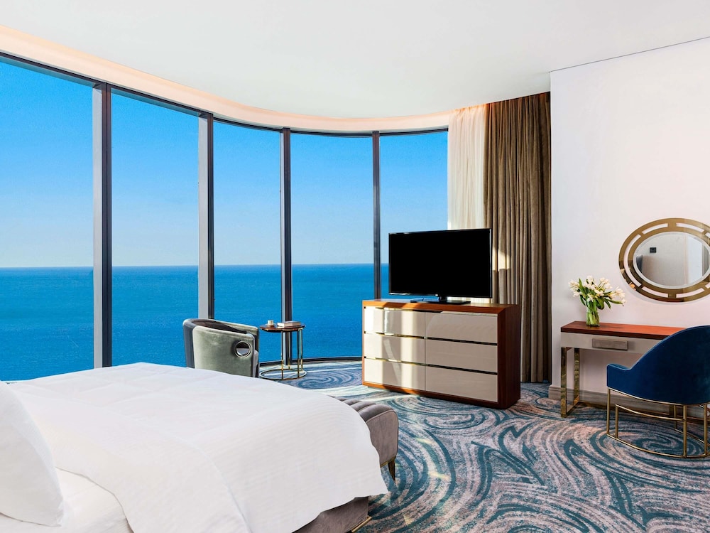 Suite Premium con Vista Panorámica del hotel Rixos Premium Alamein. Foto 9