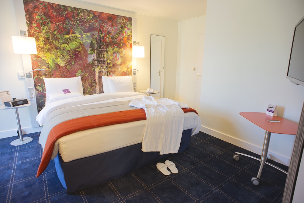 Habitación Privilege - Una cama doble del hotel Mercure Lille Marcq En Baroeul. Foto 1