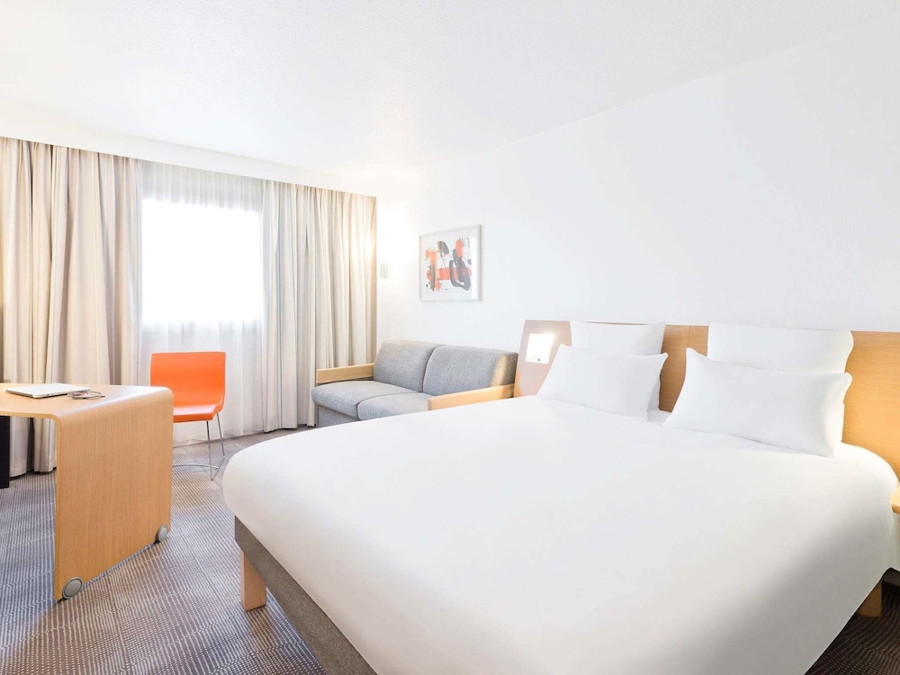 Habitación Classic - Una cama doble y un sofá cama doble del hotel Novotel Toulouse Purpan Aéroport