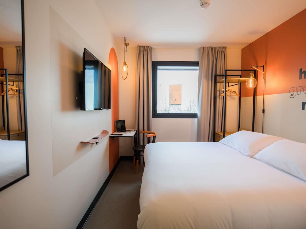 Habitación Pop con 1 cama doble del hotel Greet Brest Aéroport. Foto 4