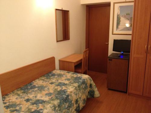 Habitación Individual del hotel Tirreno. Foto 2