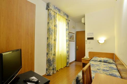 Habitación Individual del hotel Tirreno. Foto 7