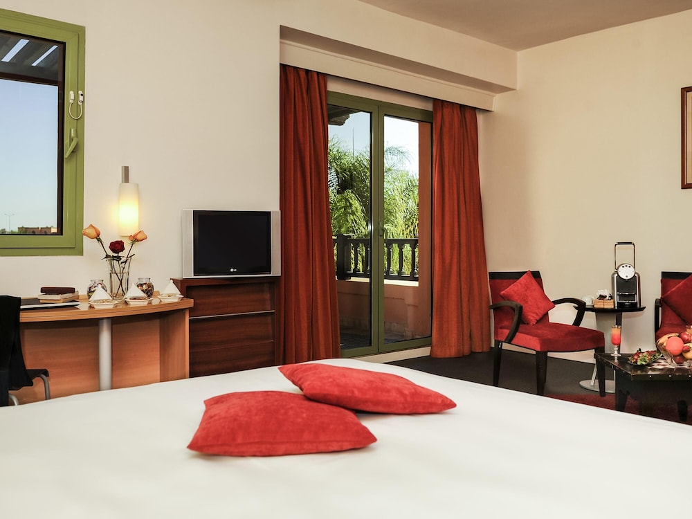 Suite Junior con 1 cama doble y Sofá del hotel Ibis Marrakech Palmeraie