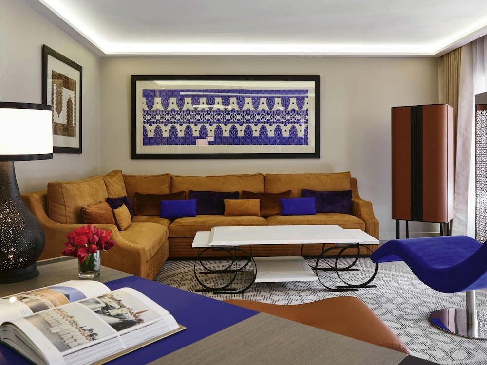 Suite junior del hotel Mövenpick Mansour Eddahbi Marrakech