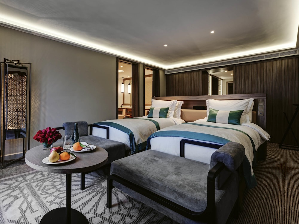 Suite junior del hotel Mövenpick Mansour Eddahbi Marrakech. Foto 3