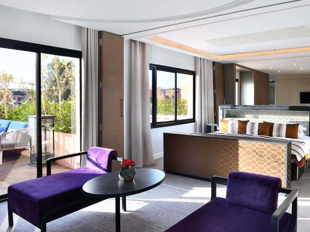 Ático Signature, 2 habitaciones del hotel Mövenpick Mansour Eddahbi Marrakech. Foto 2