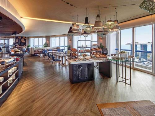 Executive Prestige, 2 Doubles, Lounge Access, High Floor, Balcony, Marina Bay View del hotel Swissotel The Stamford, Singapore. Foto 2
