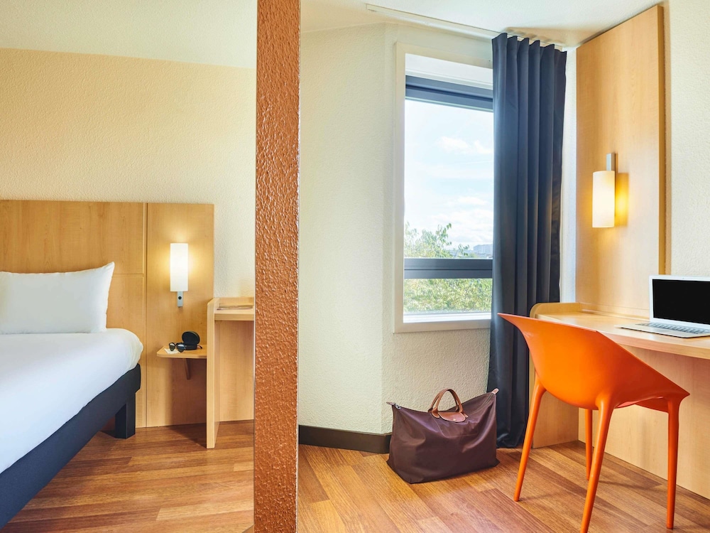 Habitación doble Vista al canal 1 Cama doble del hotel ibis Paris La Villette Cité des Sciences 19ème. Foto 3