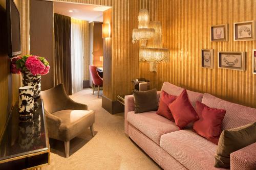 Suite con balcón del hotel Baume. Foto 2