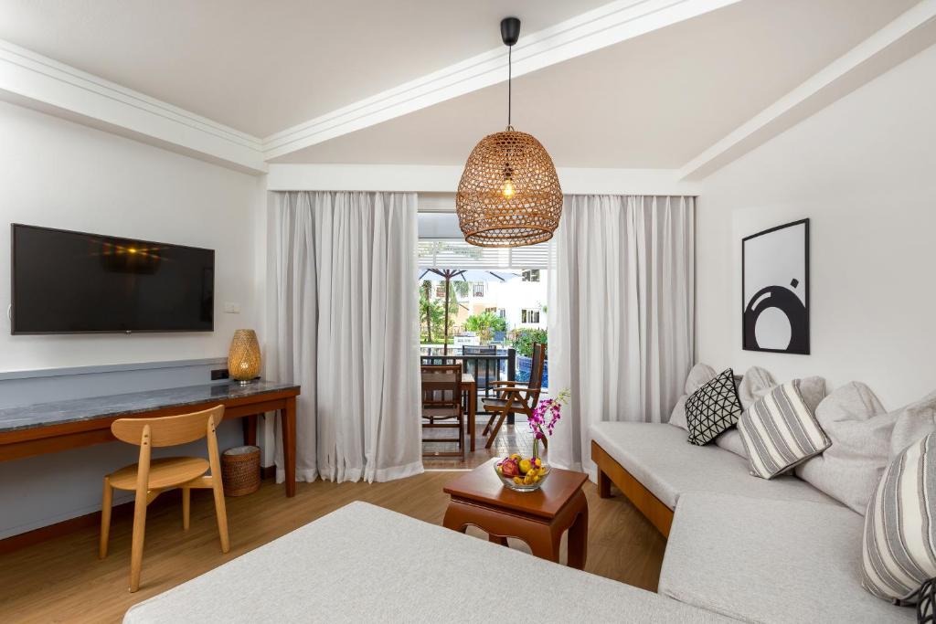 Estudio Acceso Piscina Royal del hotel Sunwing Bangtao Beach. Foto 3