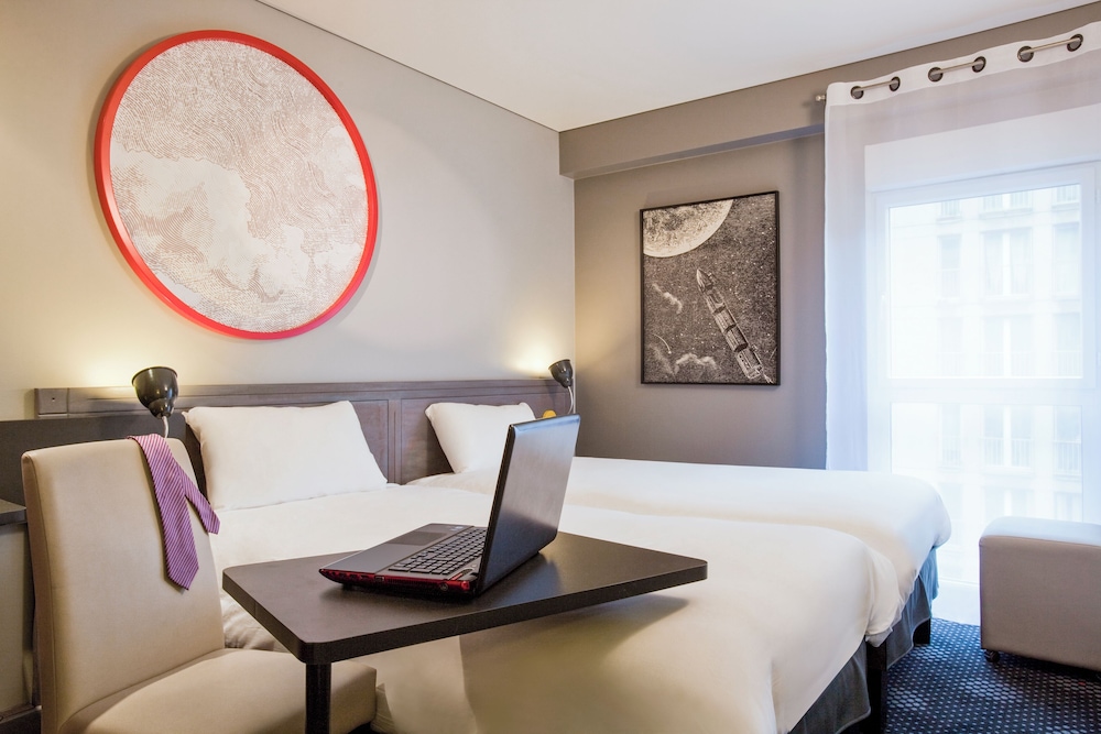 Habitación Standard con dos camas individuales del hotel Ibis Styles Paris Mairie De Montreuil. Foto 2
