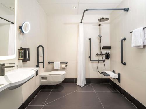 Habitación Doble Estándar - Adaptada para personas con discapacidad del hotel Mercure Wien City. Foto 2