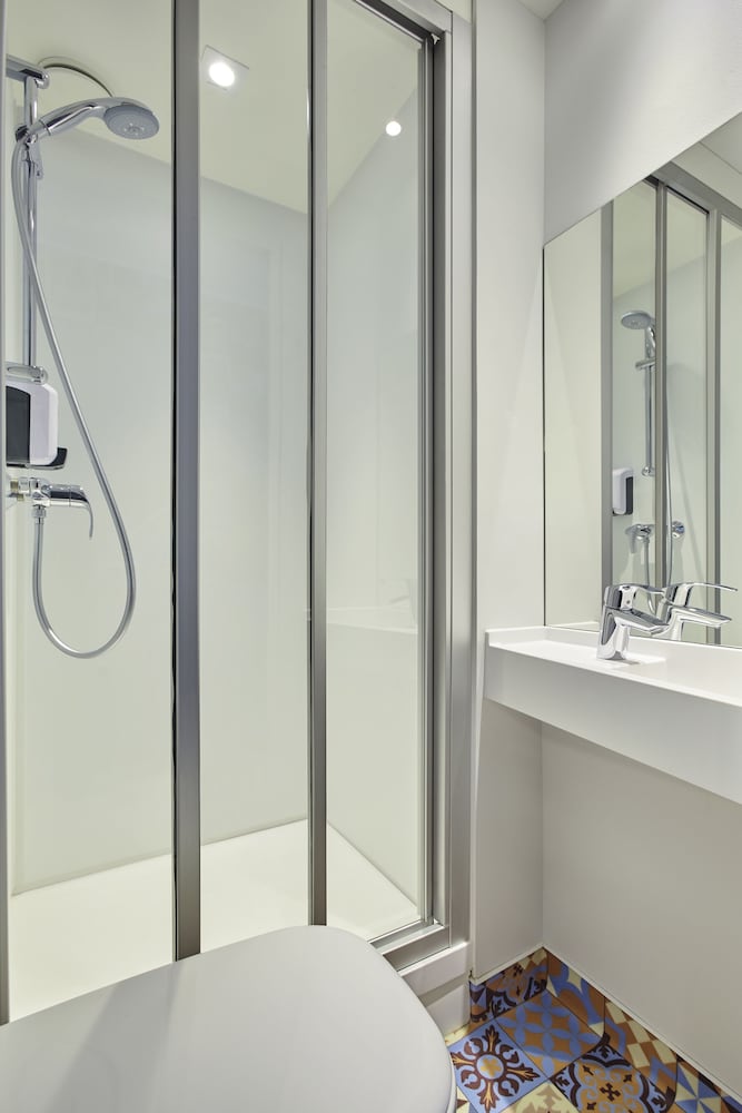 Habitación Cabrio con baño privado - Novedad #ontheroad del hotel hotelF1 Toulouse Aéroport. Foto 4