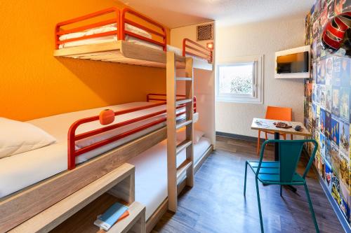 La Combi - Cama individual en dormitorio femenino de 6 personas. Novedad #ontheroad del hotel hotelF1 Toulouse Aéroport. Foto 3