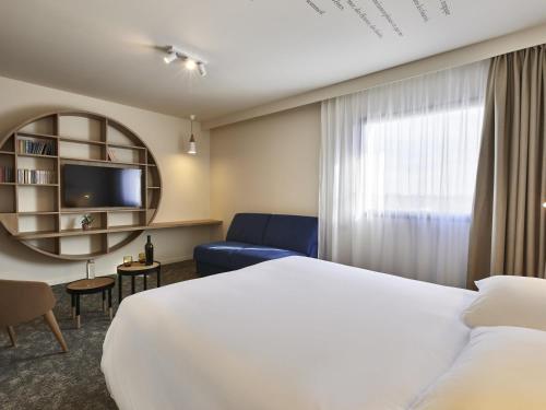Habitación Standard con cama doble del hotel ibis Styles La Roche-sur-Yon. Foto 5