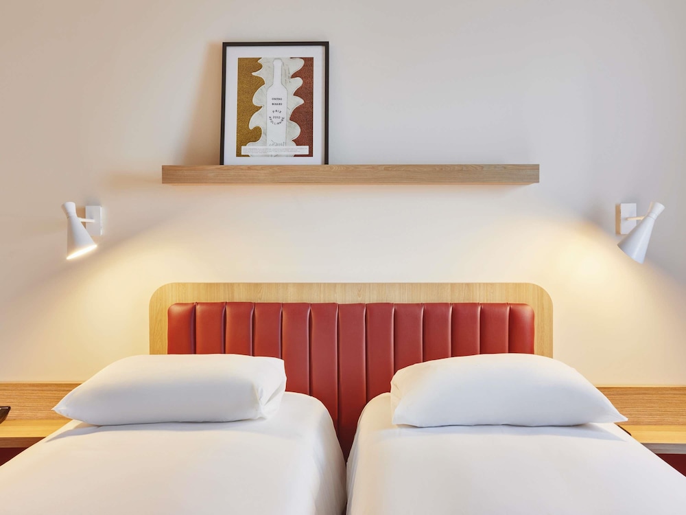 Habitación Standard con 2 camas individuales del hotel ibis Styles La Roche-sur-Yon. Foto 9