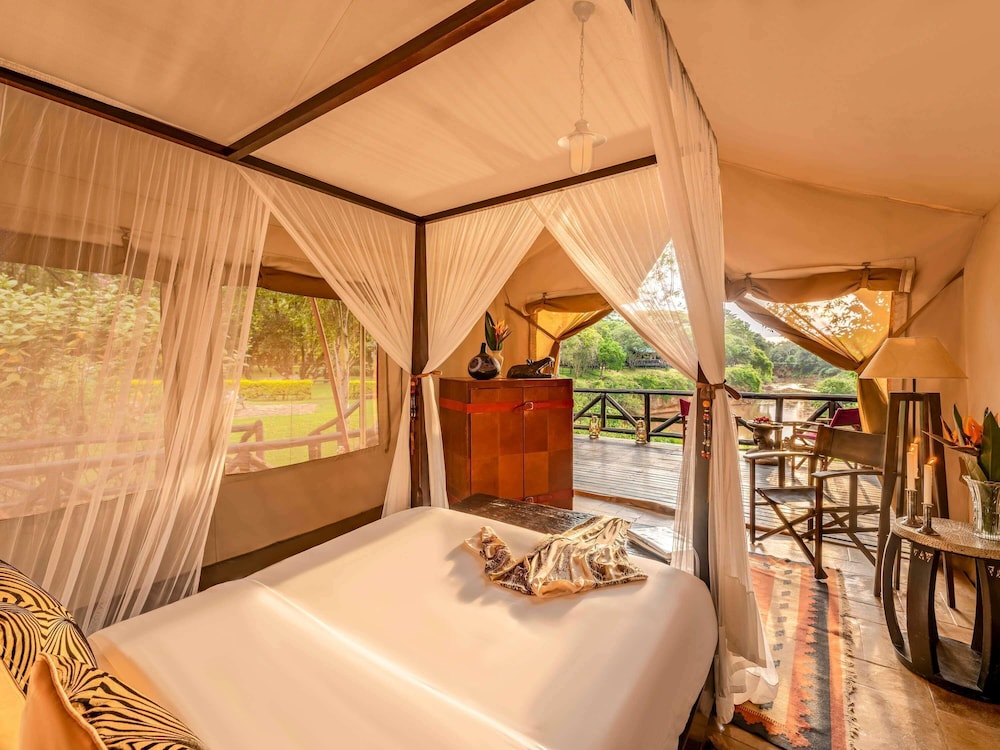 Habitación, 1 cama de matrimonio (Riverfront Tent with Queen Bed) del hotel Fairmont Mara Safari Club. Foto 2