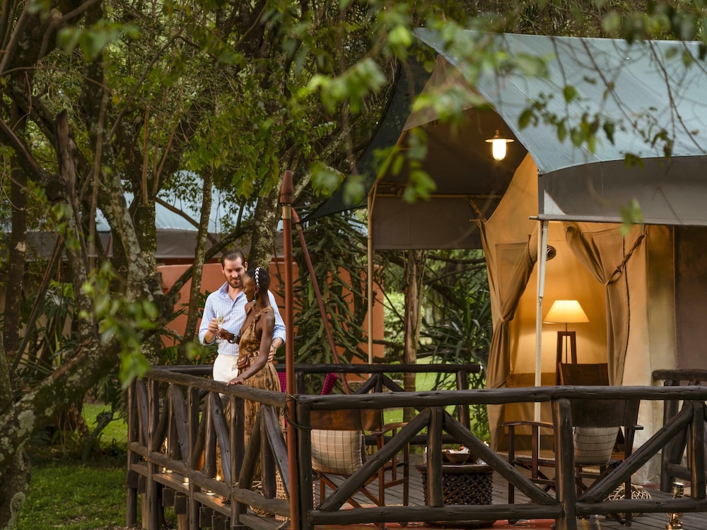 Habitación, 2 camas de matrimonio (Riverfront Tent with Twin Beds) del hotel Fairmont Mara Safari Club