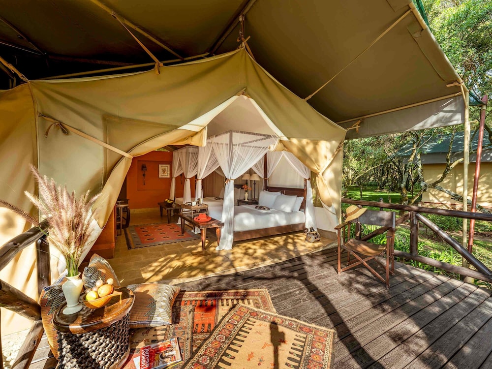 Habitación, 2 camas de matrimonio (Riverfront Tent with Twin Beds) del hotel Fairmont Mara Safari Club. Foto 1