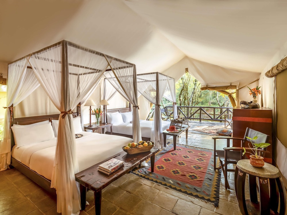 Habitación, 2 camas de matrimonio (Riverfront Tent with Twin Beds) del hotel Fairmont Mara Safari Club. Foto 3