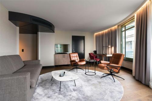Suite del hotel Radisson Collection Grand Place Brussels. Foto 1