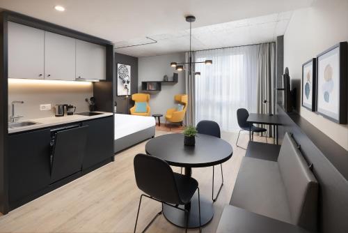 Suite Estudio Premium del hotel Radisson and Suites Zurich. Foto 3