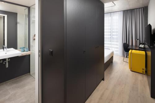 Habitación Estándar del hotel Radisson and Suites Zurich. Foto 2