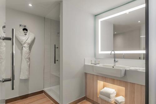 Executive King Room - Free Airport Shuttle del hotel The Jangle Hotel - Paris - Charles de Gaulle - Airport