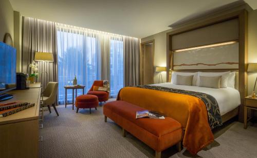 Habitación Executive con cama extragrande del hotel Clayton Chiswick