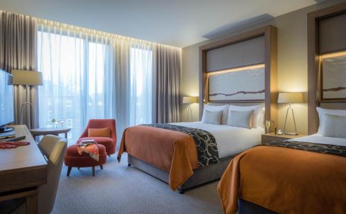 Habitación Executive con 1 cama doble y 1 cama individual del hotel Clayton Chiswick. Foto 1