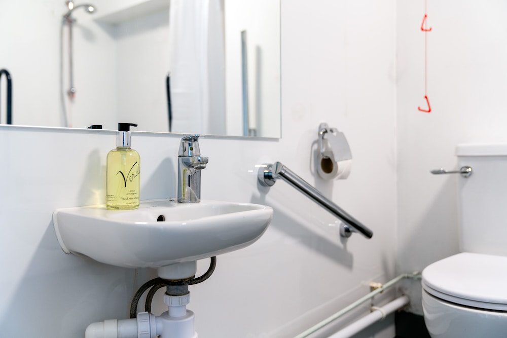 Accessible Double Room del hotel easyLondon Croydon. Foto 16