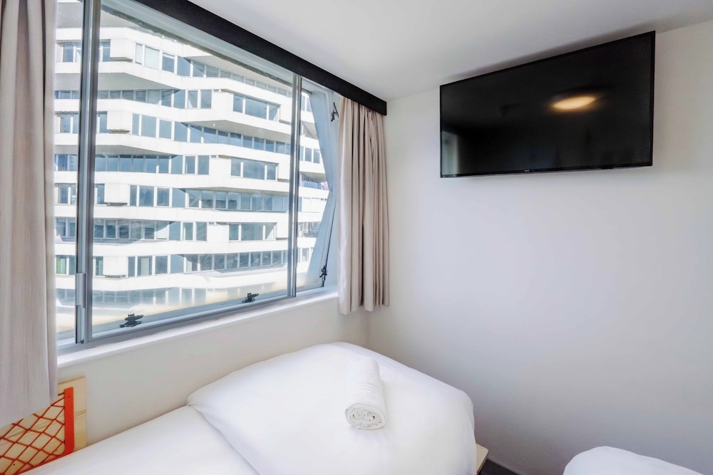 Twin Room del hotel easyLondon Croydon. Foto 2