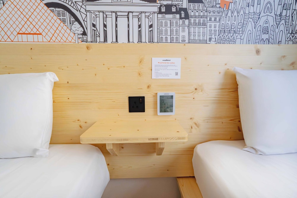 Twin Room del hotel easyLondon Croydon. Foto 7