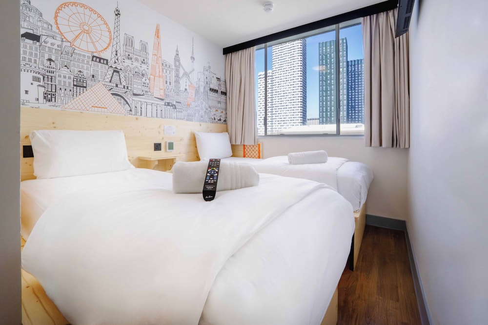 Twin Room del hotel easyLondon Croydon. Foto 10