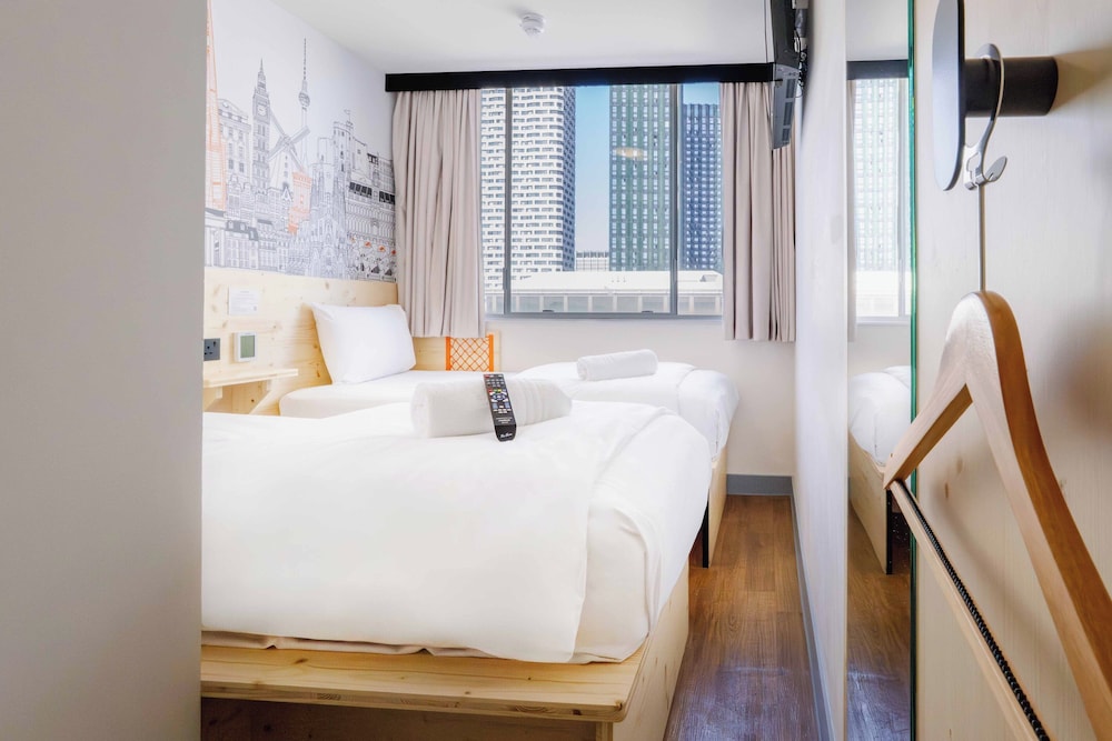 Twin Room del hotel easyLondon Croydon. Foto 11