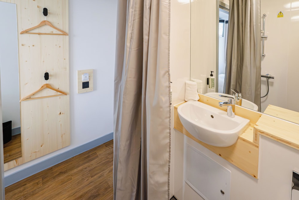 Habitación doble (No Windows) del hotel easyLondon Croydon. Foto 5