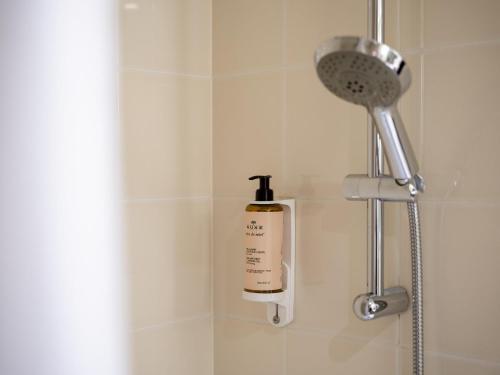 Habitación Doble Superior con vistas del hotel Mercure Paris Gare Montparnasse TGV. Foto 3