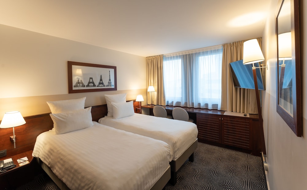 Habitación Superior - 2 camas individuales del hotel Mercure Paris Gare Montparnasse TGV. Foto 3