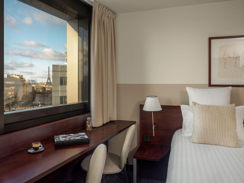 Habitación Superior, 1 cama doble, vista a la Torre Eiffel del hotel Mercure Paris Gare Montparnasse TGV