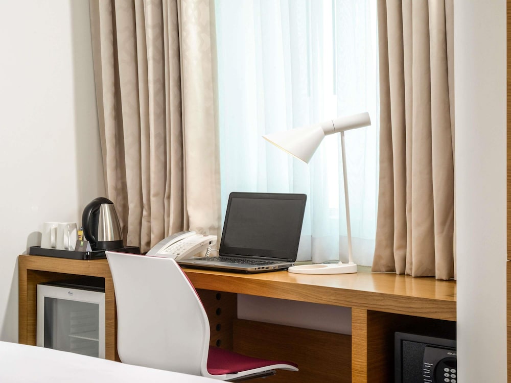 Habitación Estándar, Dos Camas Individuales, Vistas a la Ciudad del hotel ibis Styles Manama Diplomatic Area. Foto 3