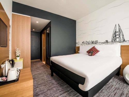 Suite Estándar con Vistas a la Ciudad del hotel ibis Styles Manama Diplomatic Area. Foto 3