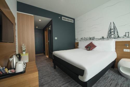 Suite Estándar con Vistas a la Ciudad del hotel ibis Styles Manama Diplomatic Area. Foto 10